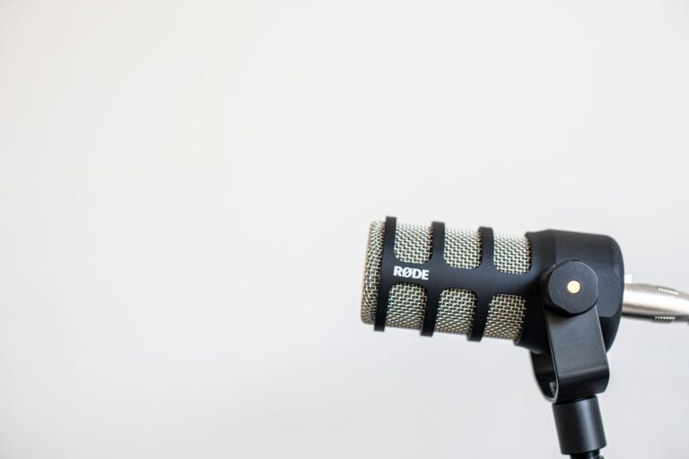 a photo of a rode podcast microphone