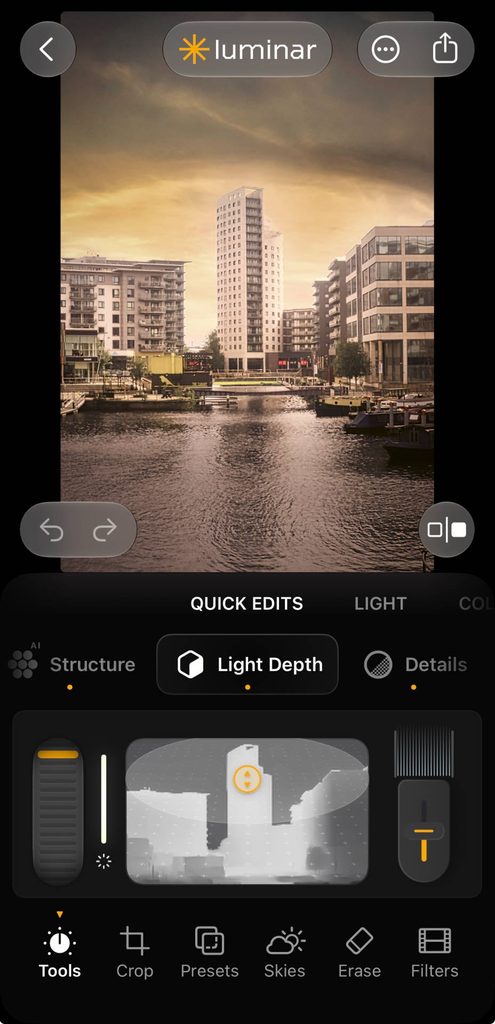 luminar mobile with the light depth tool activated