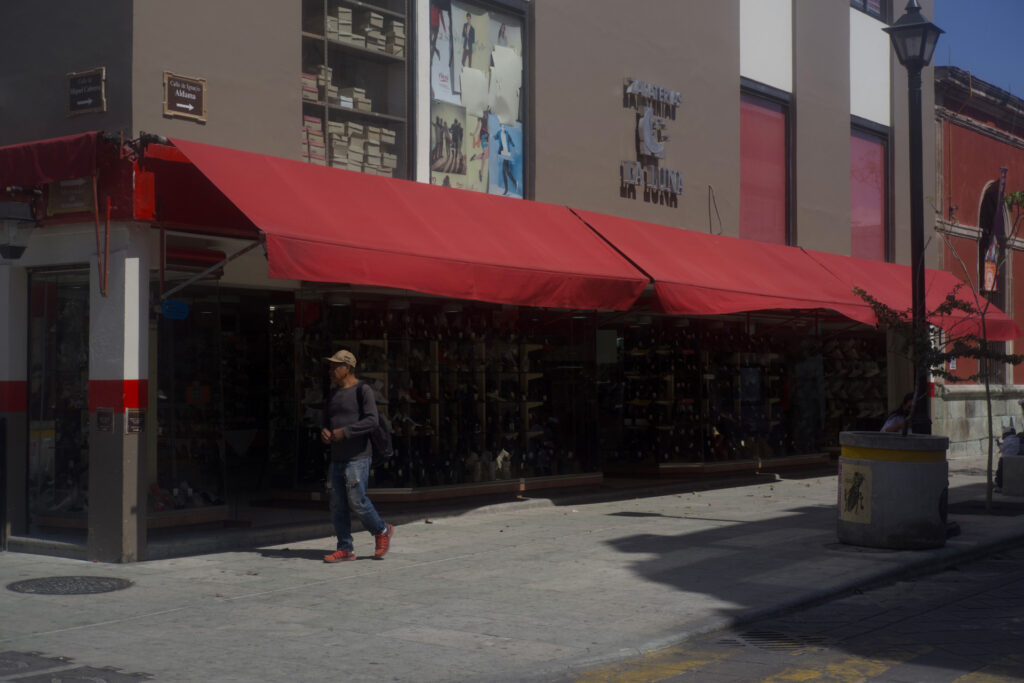 photomator before auto enhance